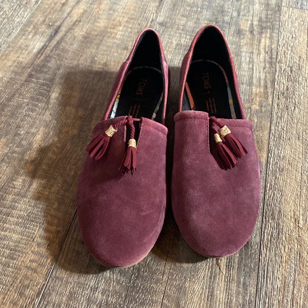 TOMS size 9 shoes